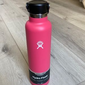 🆕 Hydro Flask bottle